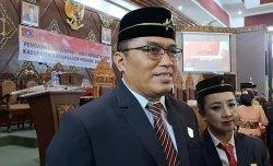 Anggota DPRD Karangasem Dilantik, Wayan Suastika dan Kadek Weisya Jadi Pimpinan Sementara