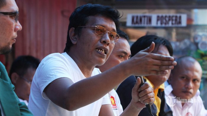 Adian Napitupulu Duga Hubungan Jokowi-PDIP Memburuk Karena Wacana 3 Periode Ditolak
