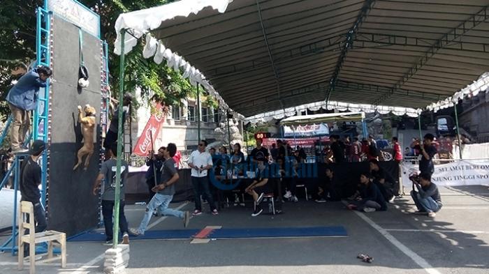 Wow, Tidak Hanya Jago Memanjat, Kesehatan Anjing Ini Juga Dites FKH Unud