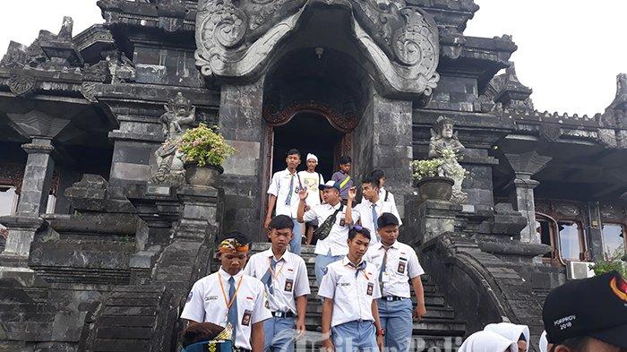 Pelajar memadati lokasi Monumen Bajra Sandhi