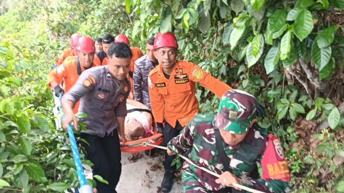 Tragedi di Pantai Atuh Nusa Penida, Bule Jatuh saat Turun Tangga Hingga Dievakusi Tim SAR
