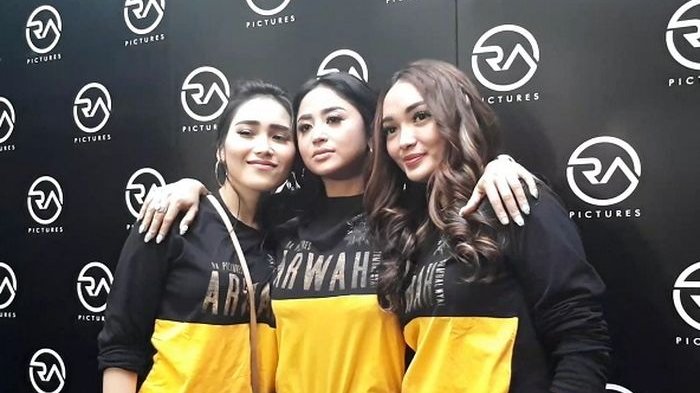 Dewi Perssik, Ayu Ting Ting & Zaskia Gotik Ungkap Kenakalan yang Mereka Perbuat Saat Syuting Bareng