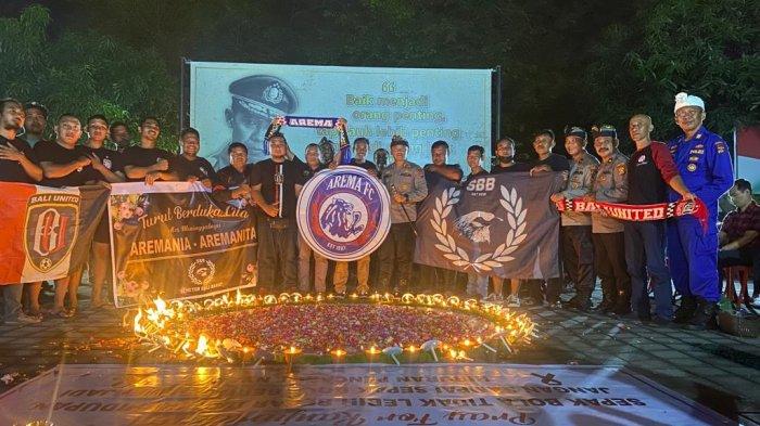 TRAGEDI Maut Stadion Kanjuruhan, Polres Jembrana bersama Supporter Bali United Doa Bersama