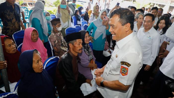 Program Dokter Spesialis Keliling (Speling) Melesat yang digagas oleh Gubernur Ahmad Luthfi dan Wakil Gubernur Taj Yasin menuai apresiasi dari Wakil Menteri Kesehatan Benjamin Paulus Oktavianus.

Program ini dinilai bisa diterapkan secara nasional di seluruh daerah di Indonesia.