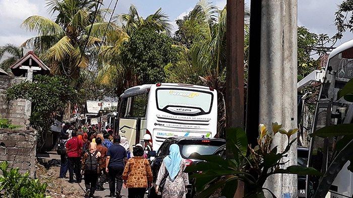 Kunjungi Endek Sekar Jepun di Gatsu, Iriana Jokowi Beli Empat Lembar Kain, Ini Total Belanjanya