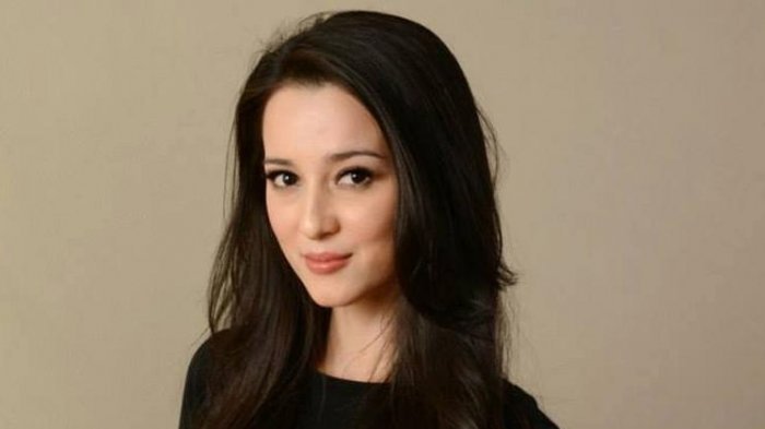 Julie Estelle Memang Cantik, Tapi Jangan Terkejut Lihat Bagian Bawahnya