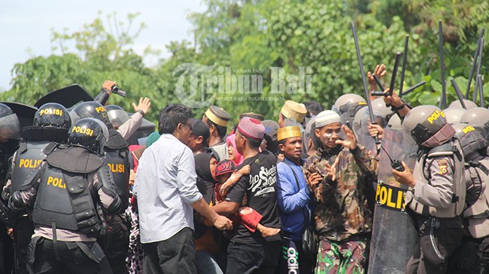 Eksekusi Kampung Bugis Serangan Ricuh, Aksi Saling Pukul Tak Terhindarkan Hingga Kepala Berdarah