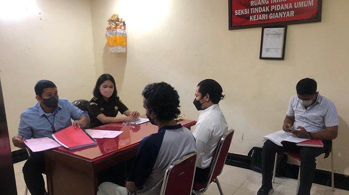 Pembobol Penginapan Pelatih Bhayangkara FC Ditahan Pihak Kejaksaan Negeri Gianyar