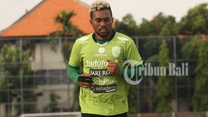 Samuel Reimas berlatih di Bali United.