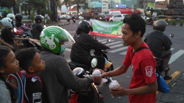 Berbagi Berkah, 10 Komunitas Honda Sebar Takjil Gratis di 20 Lokasi di Bali
