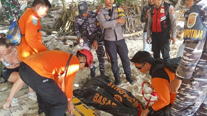 TEWAS WNA Asal Perancis Terseret Arus di Pantai Kelingking Nusa Penida, Evakuasi Berjalan Dramatis!