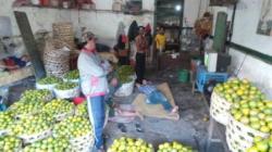 Pedagang Pasar Badung Saling Ejek