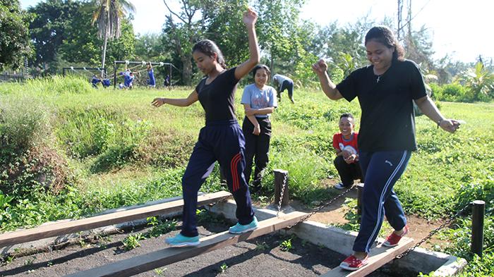Saat Calon Jurnalis Unud Belajar Cara Memburu Berita dan Memecahkan Masalah