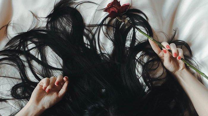 Jangan Tidur dengan Rambut Basah, Ini 7 Masalah Kesehatan yang Bisa Ditimbulkan