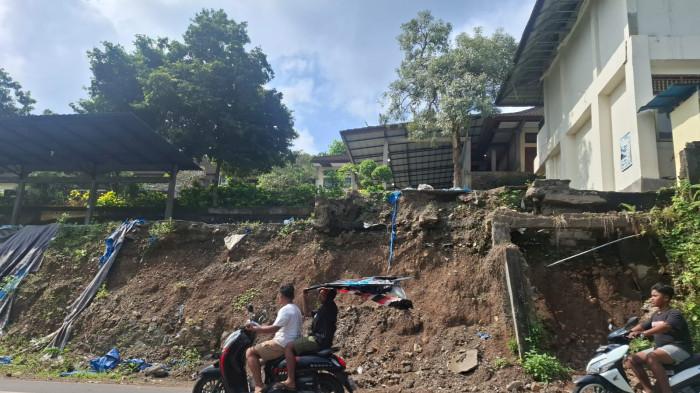 Perbaikan Senderan dan Tembok Jebol di SMP 2 Dawan Dianggarkan Rp400 Juta Lebih