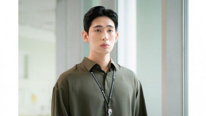 Sinopsis Drama Korea Forecasting Love and Weather Episode 2, Ha Kyung Meminta Ki Joon Tidak Menyapa