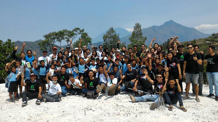 Volunteer Tak Gentar Bantu Siswa SDN 8 Songan, Meski Mobil Mogok