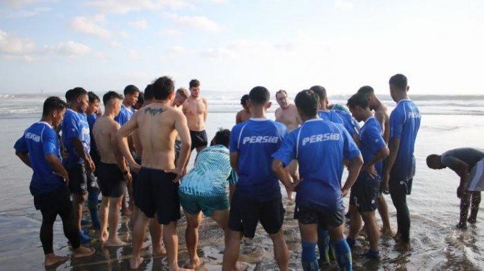 Lihat Fakta Ini, Persib Bandung Seharunya Bisa Menang Lawan Persebaya