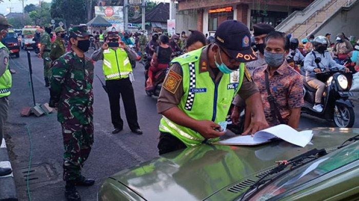 Tim Gabungan Sidak Masker di Pasar Desa Adat Blahkiuh, 9 Orang Terjaring dalam Razia