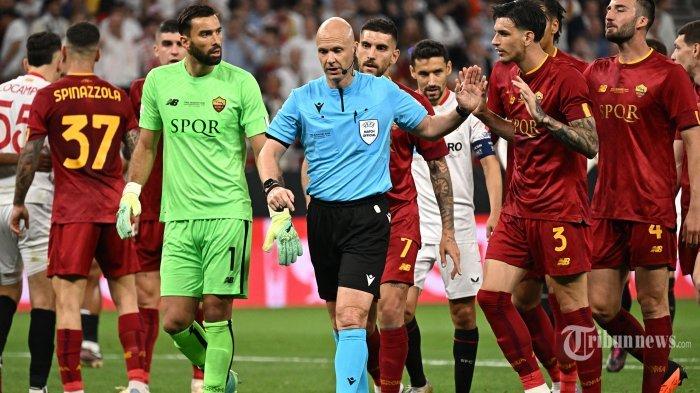 Buntut Keputusan Kontroversial di Laga Final Liga Eropa, Wasit Anthony Taylor Kena Amuk Fans AS Roma
