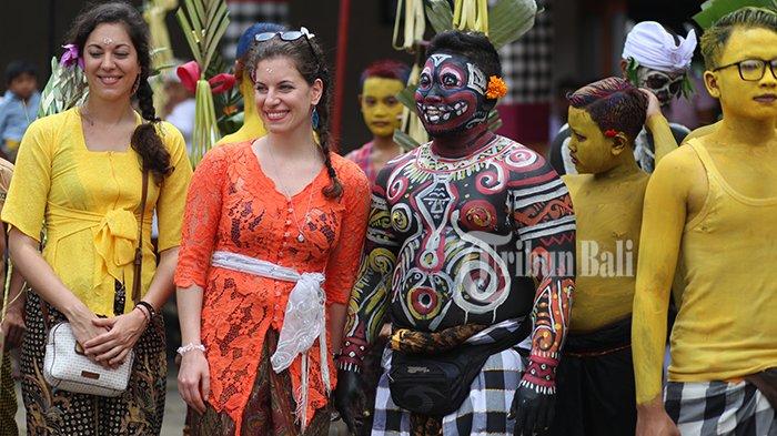 Tradisi Ngerebeg di Desa Tegallalang, Makin Tahun Makin Kreatif Berdandan