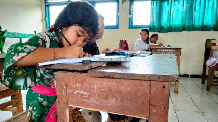 Disdik Gianyar Usulkan Pergantian Bangku Reot di 2023