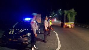 Aksi-Balap-Liar-di-Jalan-Denpasar-Gilimanuk-Bali-Dibubarkan-Polisi.jpg