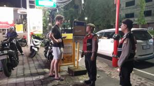 Aparat-kepolisian-di-Kabupaten-Gianyar-Bali-menggelar-patroli-jaga-keamanan.jpg