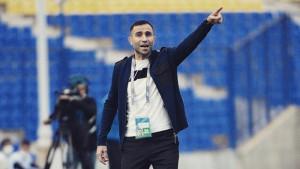 BERI-INSTRUKSI-Sosok-pelatih-Timur-Kapadze-semasih-menangani-timnas-Uzbekistan.jpg