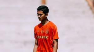 BERLATIH-Gelandang-muda-Bali-United-Youth-Dewa-Gede-Aris-Sanjaya-saat-berlatih.jpg