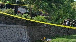BREAKING-NEWS-Taman-Pancing-Denpasar-Heboh-Ditemukan-Jenazah-Ditutupi-Selimut-Ada-Bekas-Gorok.jpg