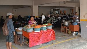 BUKA-LAPAK-Pedagang-kuliner-di-Pasar-Kumbasari-Denpasar-mulai-berjualan-pasca-peristiwa-banjir.jpg