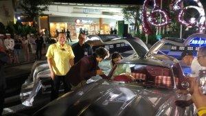 Bamsoet-saat-melihat-mobil-Mercy-300SL-Gullwing.jpg