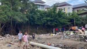 Banjir-meluluhlantakkan-sembilan-rumah-warga-yang-berada-di-bantaran-Sungai-Ayung.jpg