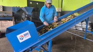 Bantuan-yang-diberikan-berupa-1-unit-mesin-pencacah-sampah.jpg