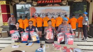 Barang-bukti-narkoba-di-loby-Polres-Badung.jpg