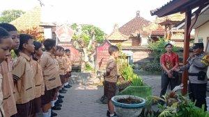 Bhabinkamtibmas-Kelurahan-Bitera-Aiptu-Wayan-Mustika-menggelar-sosislisasi-bully.jpg