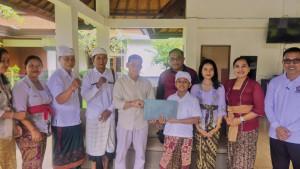 Bupati-I-Made-Satria-memberikan-semangat-siswa-asal-Klungkung.jpg