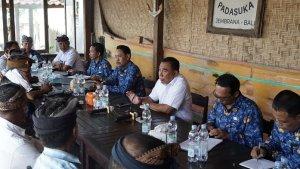Bupati-Jembrana-I-Nengah-Tamba-bersama-Majelis-Alit-dan-seluruh-Bendesa-Adat.jpg