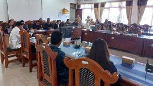 DPRD-Buleleng-saat-menggelar-Rapat-Dengar-Pendapat.jpg