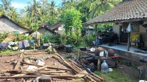 Dapur-warga-ambruk-dan-senderan-jalan-jalur-nasional-jebol-25.jpg