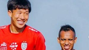 Dua-pemain-Bali-United-Mitsuru-Maruoka-kiri-dan-Irfan-Jaya.jpg