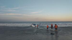 Evakuasi-speed-boat-Dolpin-II-yang-terbalik-di-Pelabuhan-Sanur-963.jpg