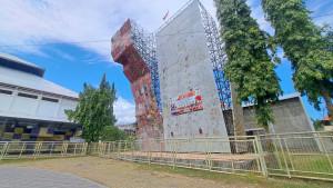 Fasilitas-papan-panjat-tebing-di-Lapangan-Bhuana-Patra-Singaraja.jpg