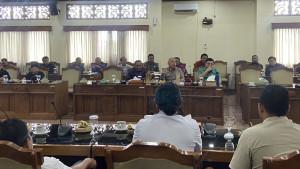 Forum-Perjuangan-Driver-Pariwisata-Bali-ikuti-Pembahasan-Raperda-Provinsi-Bali-tentang-angkutan-sewa.jpg