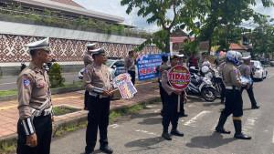GELAR-OPERASI-Satlantas-Polres-Jembrana-saat-melakukan-kampanye-kamseltibcar-Zebra-Agung.jpg