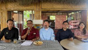 GELAR-PERTEMUAN-Jumpa-pers-perkembangan-kasus-yang-menyeret-nama-advokat.jpg