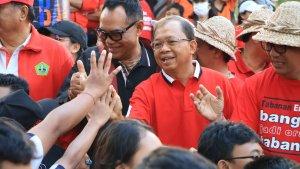 Gubernur-Koster-Disambut-Lautan-Masyarakat-Tabanan.jpg