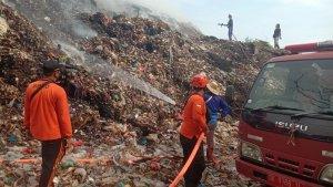 Istimewa-Penanganan-kebakaran-di-TPA-Bengkala-Rabu-31.jpg
