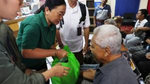 Jaya-Negara-kembali-menyerahkan-bantuan-pasca-banjir-kepada-warga-terdampak.jpg